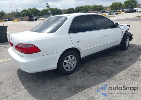 1998 Honda Accord Lx из США, поврежденный, VIN 1HGCG5540WA230286